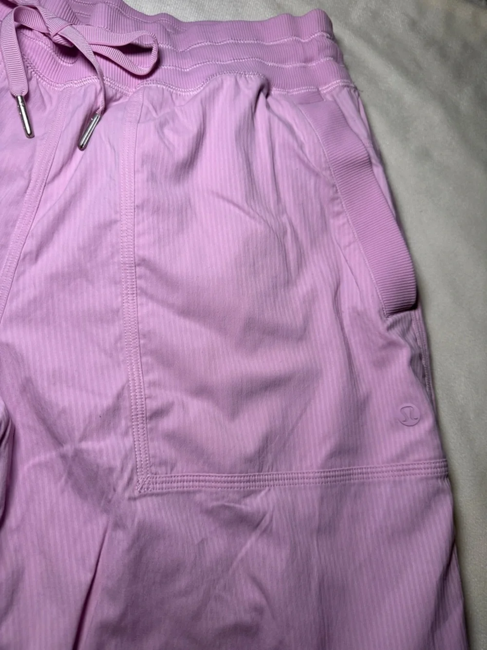 Lululemon Athletica Pink Dance Studio Relaxed-Fit Mid-Rise Cargo Pants Size M - Picture 8 of 15
